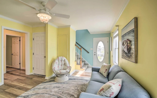 Large-group Getaway - Beachfront Home w/ Pool!