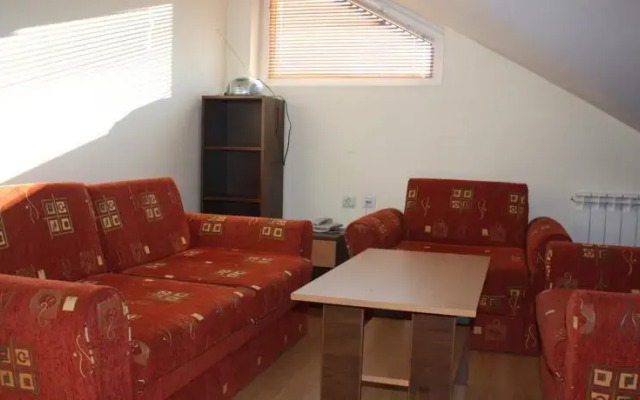 Two-Bedroom Apartment in Bojurland