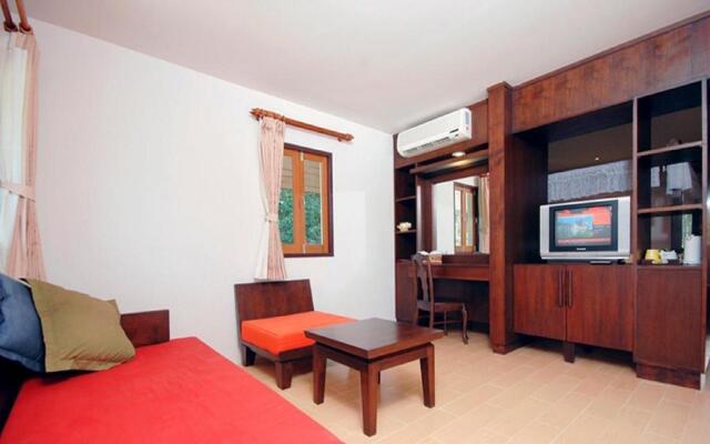 Отель Holiday Villa Ланта комната для гостей
