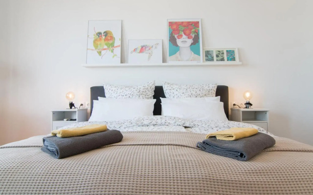 Harbour-Apartment with sea view and parking spot