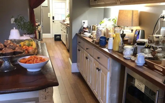 Williamsburg Manor B&B