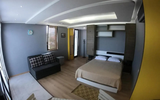 Dato - House