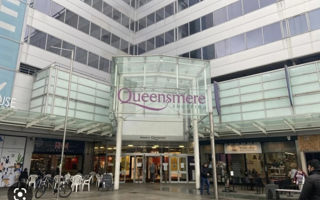 Luxurious two Bedrooms Apartment Slough