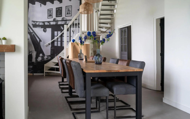Spacious holiday home in Voorst with garden
