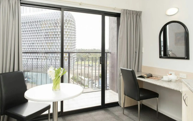 Adelaide Riviera Hotel
