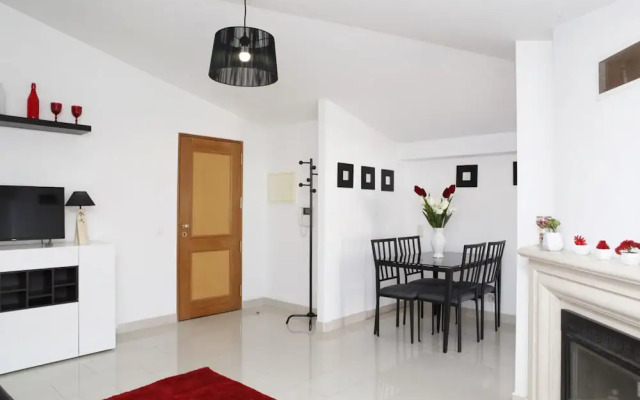 Wondrous Terrace Apartment in Cascais Center