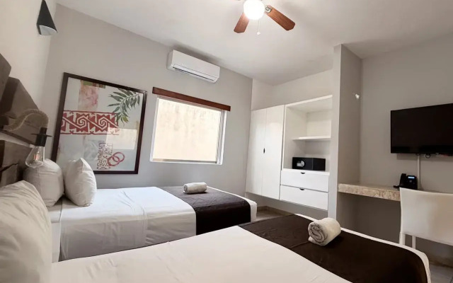 12 Bees Hotel