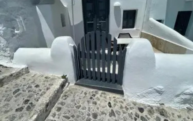 Oia Collection