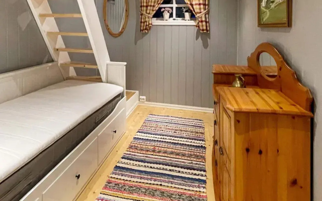 5 Person Holiday Home in Averoy