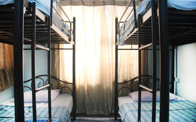 Full Hostel
