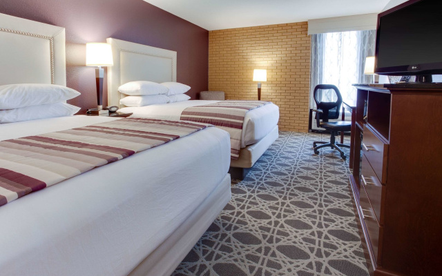 Drury Inn & Suites Louisville East
