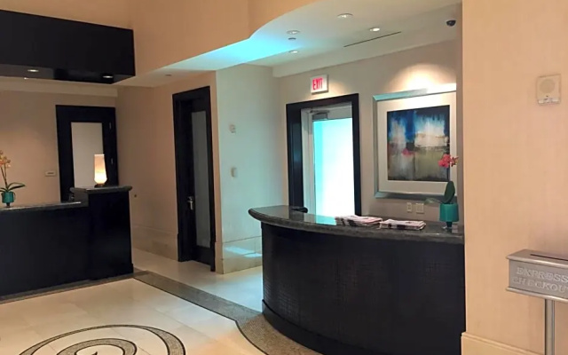 Luxury Suites International at The Signature