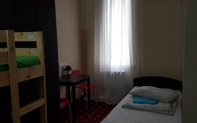Гостиница Hostel Serebryanyiy Dozhd в Москве 1 отзыв об отеле, цены и фото номеров - забронировать гостиницу Hostel Serebryanyiy Dozhd онлайн Москва комната для гостей