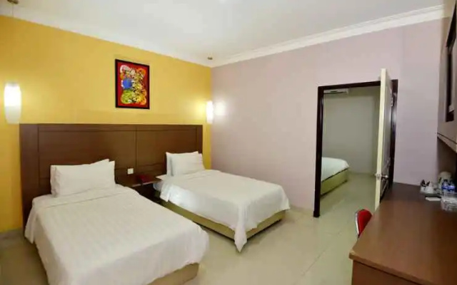 RedDoorz Premium at Hotel Ratu Residence