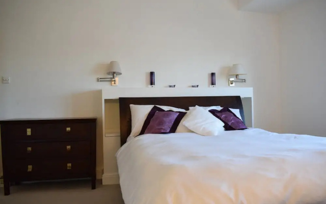 Vibrant 2 Bedroom Apartment in Central London