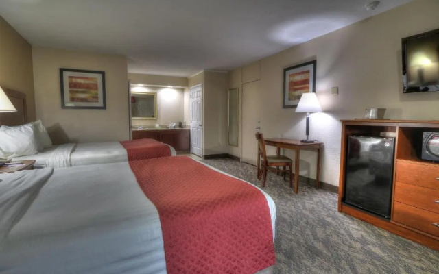 Crossroads Inn & Suites