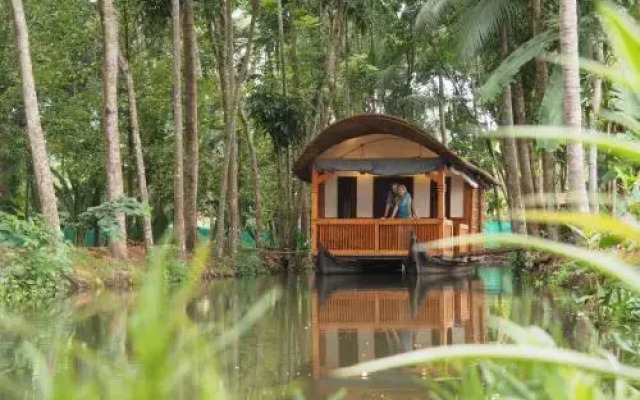 Canoe Ville