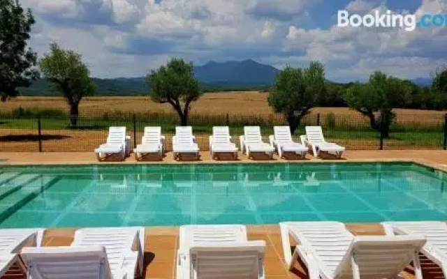 Masía para grupos con piscina privada28 pax
