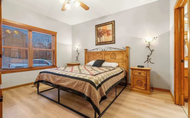 Kemper's Cabin in the Ozarks - Onsite Amenities
