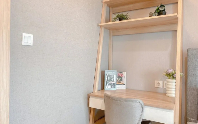 Nice And Elegant Studio At Bintaro Embarcadero Apartment