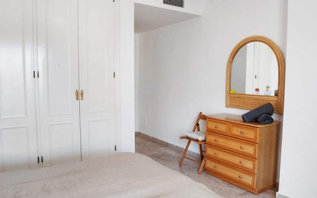 2BR Apartment in Calahonda Near the Beach Ref 91