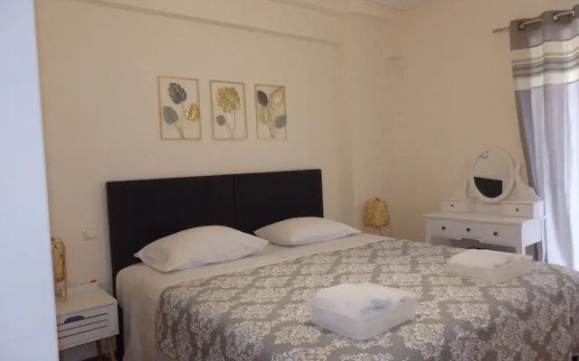 A&J Apartments or Rooms athens airport