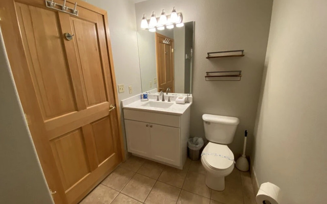 Gateway Lodge 5003