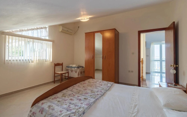 Nice Home in Poljana With Wifi and 4 Bedrooms