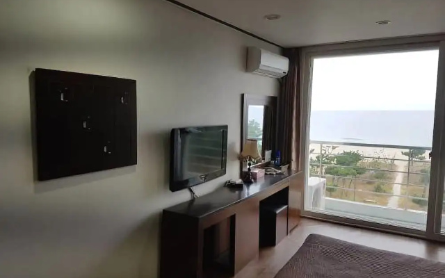 Pine Beach Condotel
