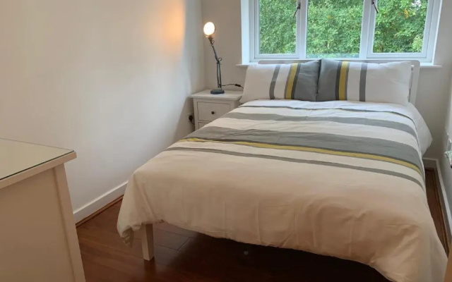 Stunning large 3 bedroom Penthouse Apartment