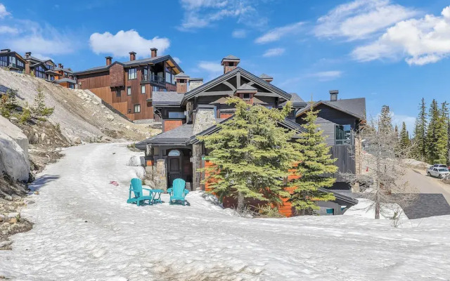 Snow Therapy Chalet Ski In Out & Hot Tub