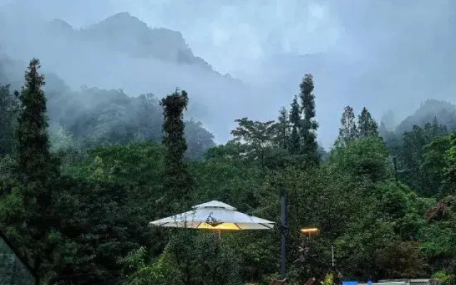 Dujiangyan Banshan · Youran Stream Homestay
