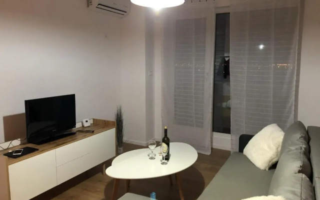 Chronos Apartment - Modern and Stylish