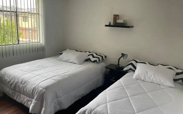 Casa 2 Pisos 100  Funcional En Cuenca Garantizado
