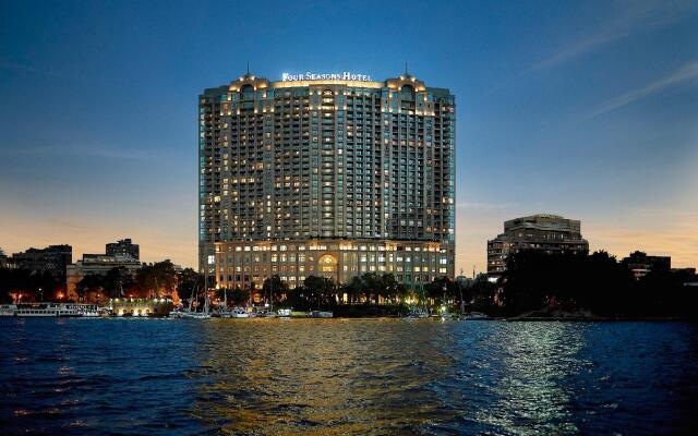 Four Seasons Hotel Cairo at Nile Plaza вид на фасад
