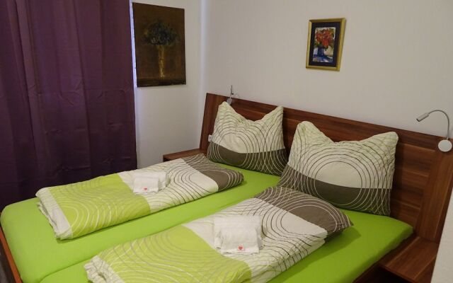 Апартаменты Apartments Villa Luna Вена комната для гостей