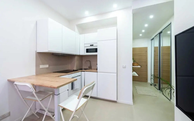 Modern Apartment -2bdr/6p - 300m From the Beach