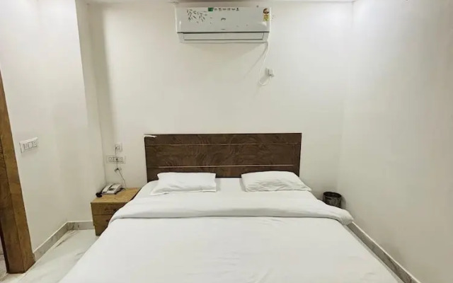 Lotustar Hotel