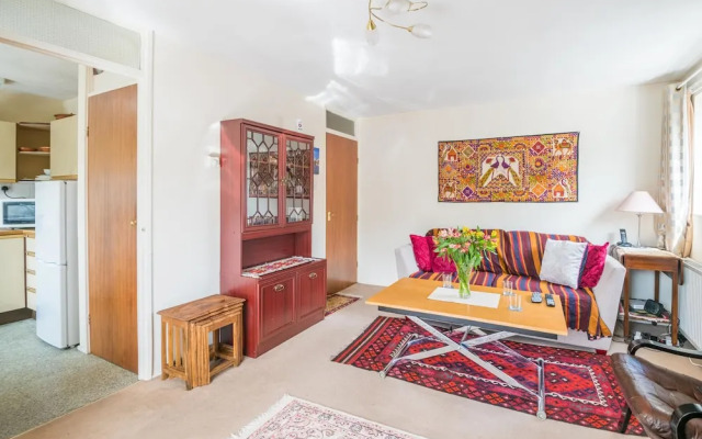 Comfortable Chiswick Home by Ravenscourt Park