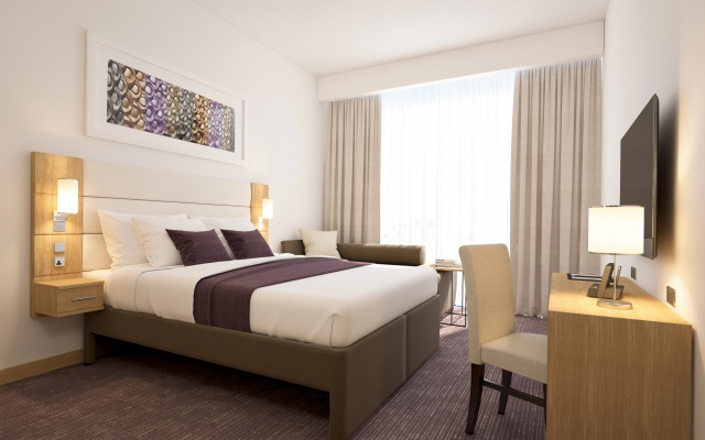 Отель Premier Inn Dubai Dragon Mart
