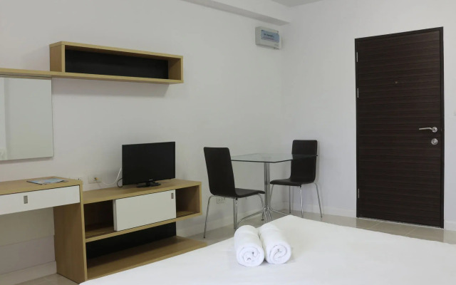 Beehive Phuket Old Town - Hostel