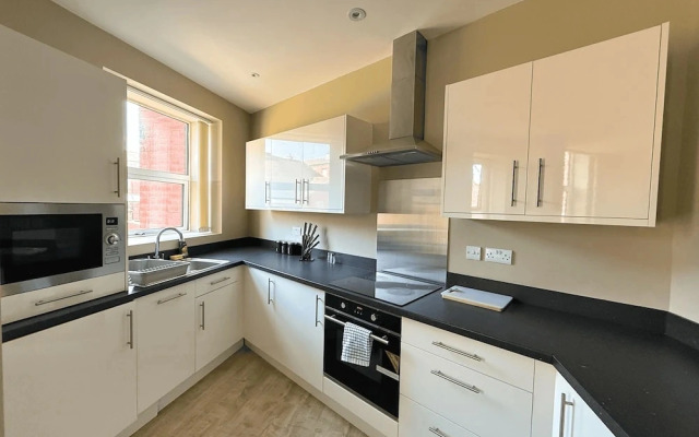 Elegant 2 Bed City Centre Flat
