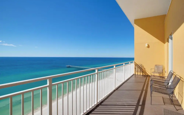 Penthouse! Beautiful Views! Newly Remodeled and Listed!