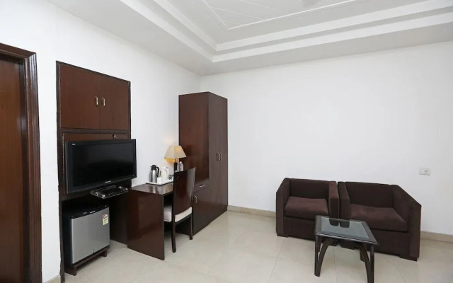 Capital O 445 Impress Hotel