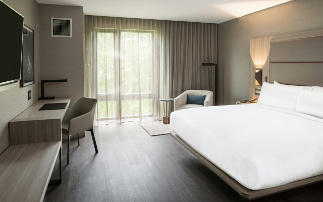 AC Hotel by Marriott Boston Cleveland Circle