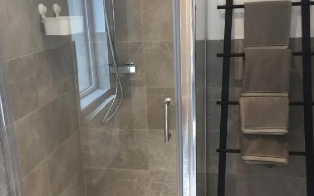 Bush House Accommodation - The Diamond