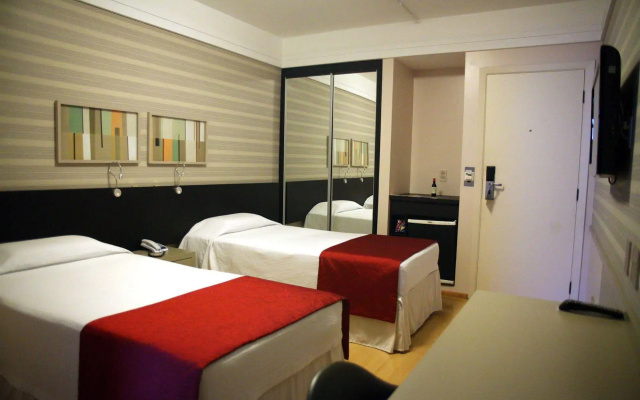 Max Plaza Hotel