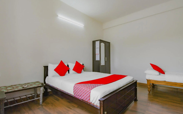 SKL Grand Rooms by OYO Rooms