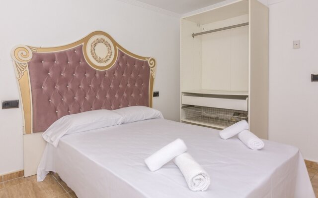 Отель HomeHolidaysRentals Veler I - C. Gerona Испания, Бланес - отзывы, цены и фото номеров - забронировать отель HomeHolidaysRentals Veler I - C. Gerona онлайн комната для гостей