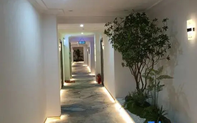 Jiu Long Business Hotel